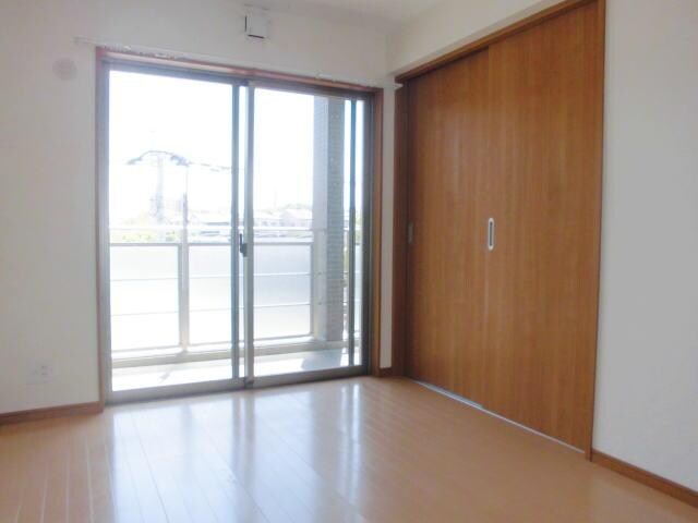 医生ケ丘ヴァレンシアAの物件内観写真