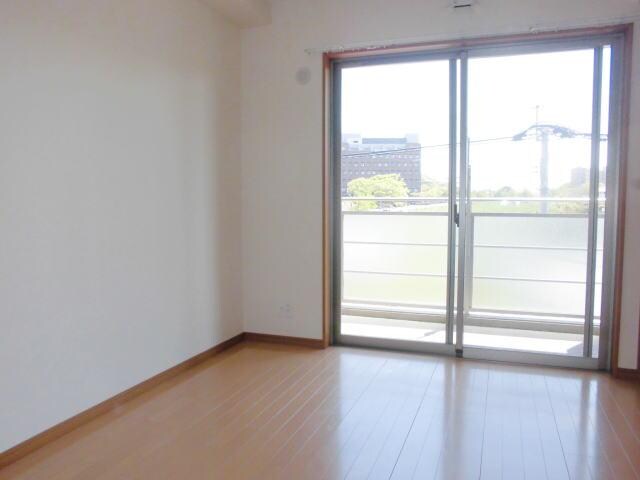 医生ケ丘ヴァレンシアAの物件内観写真