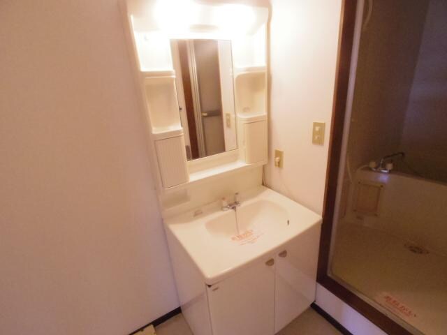 由比駅 バス8分  由比北田下車：停歩5分 2階の物件内観写真