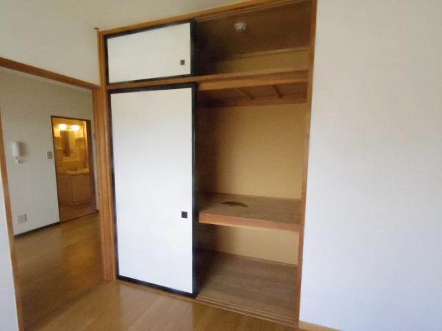 由比駅 バス8分  由比北田下車：停歩5分 2階の物件内観写真