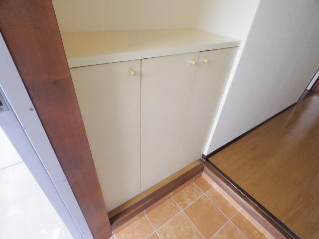 由比駅 バス8分  由比北田下車：停歩5分 2階の物件内観写真