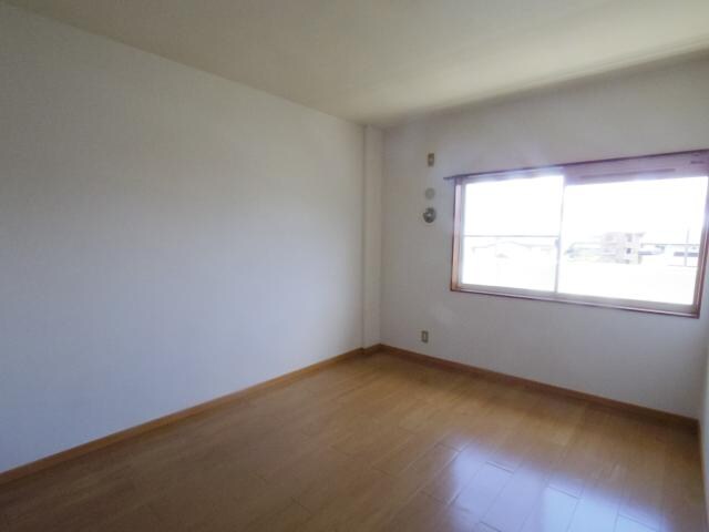 由比駅 バス8分  由比北田下車：停歩5分 2階の物件内観写真