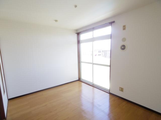 由比駅 バス8分  由比北田下車：停歩5分 2階の物件内観写真