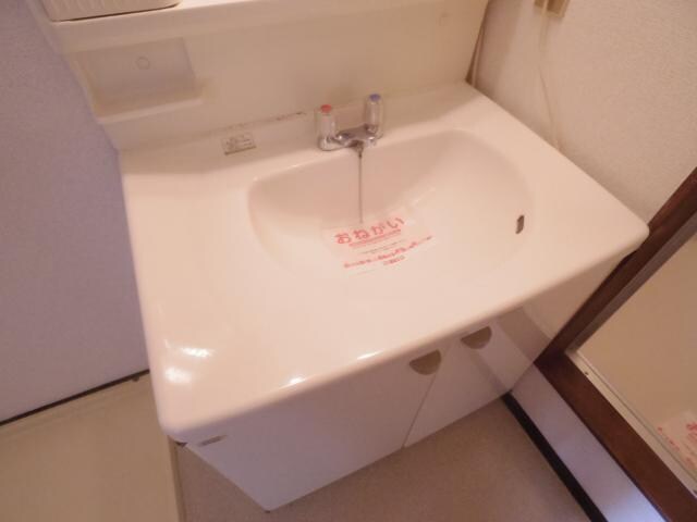 由比駅 バス8分  由比北田下車：停歩5分 2階の物件内観写真