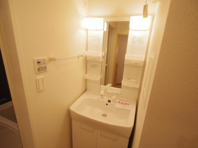 清水駅 バス13分  第六中学校前下車：停歩3分 2階の物件内観写真