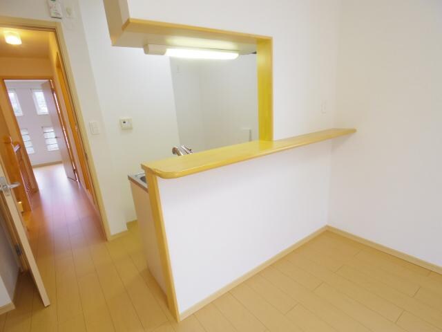 清水駅 バス13分  第六中学校前下車：停歩3分 2階の物件内観写真