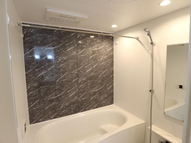 新清水駅 バス23分  白浜町下車：停歩9分 1階の物件内観写真