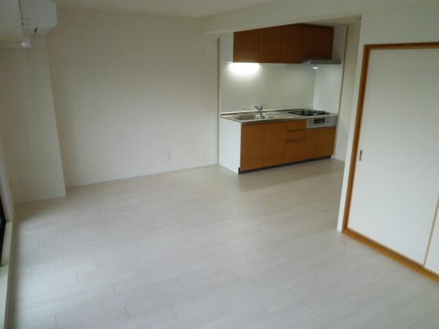 ロイヤルオータムの物件内観写真