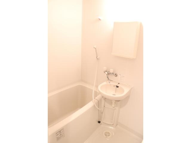 中津駅 車移動5分  4km 2階の物件内観写真