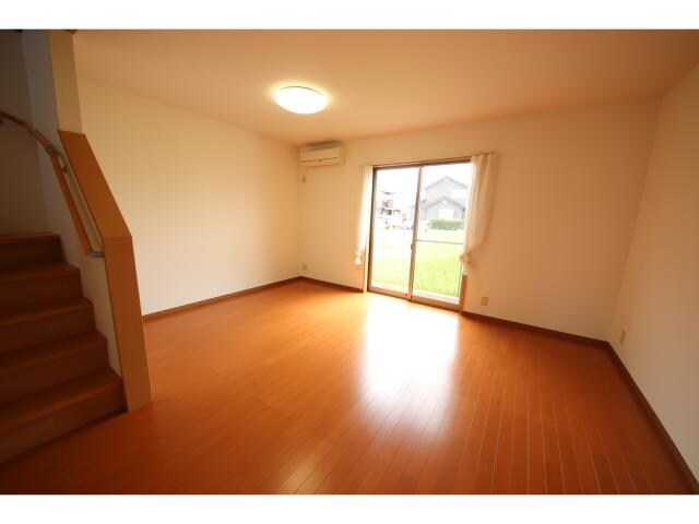 中津駅 車移動3分  3km 1-2階の物件内観写真