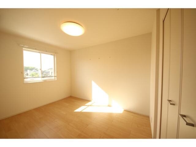 中津駅 バス13分  園田下車：停歩7分 2階の物件内観写真