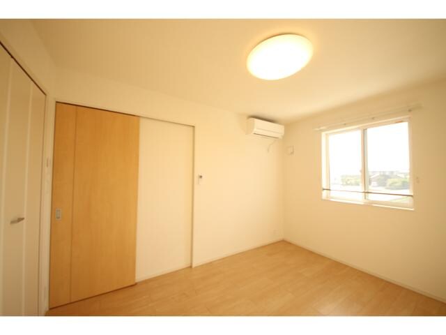 中津駅 バス13分  園田下車：停歩7分 2階の物件内観写真