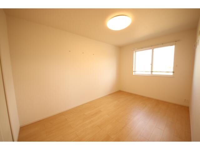 中津駅 バス13分  園田下車：停歩7分 2階の物件内観写真