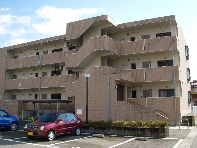 メゾン・グランデの物件外観写真