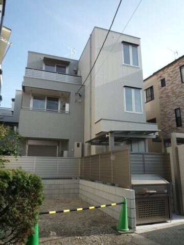 ＧＡＲＤＥＮ ＣＯＵＲＴの物件外観写真