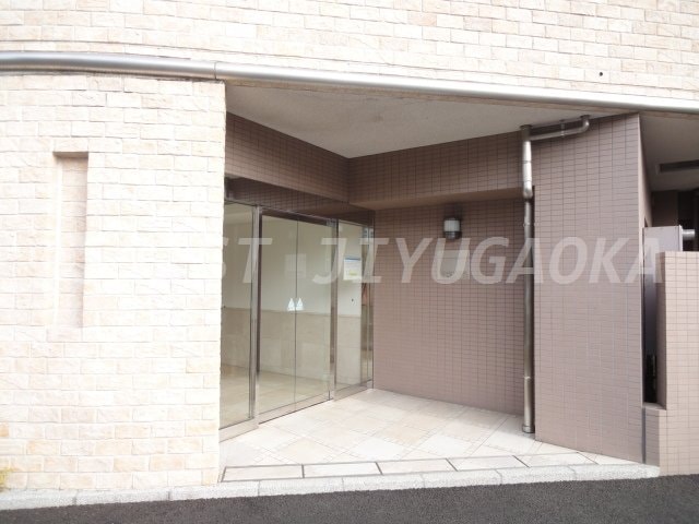 クリオ上野毛ラ・モードの物件外観写真