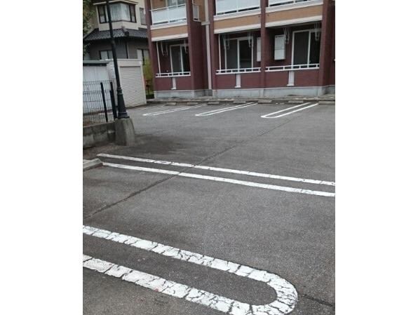 窪本町 徒歩3分 1階の物件外観写真