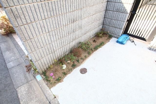 松陰神社前駅 徒歩4分 1階の物件外観写真