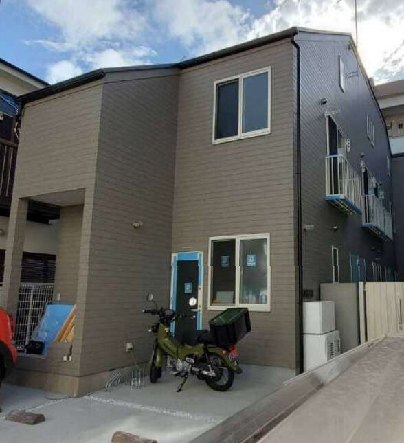 トゥー　ストーリーズの物件外観写真