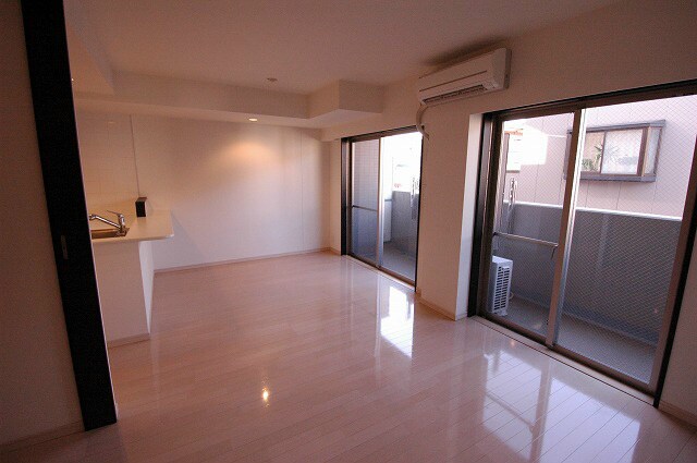 ロマネパーク大倉山の物件内観写真