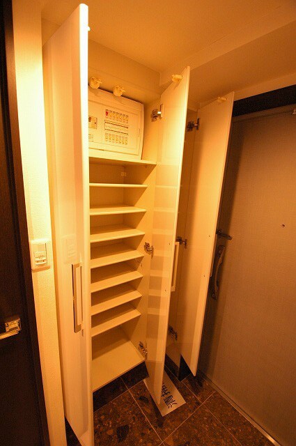 ロマネパーク大倉山の物件内観写真