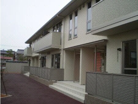 富山県高岡市東中川町の物件外観写真