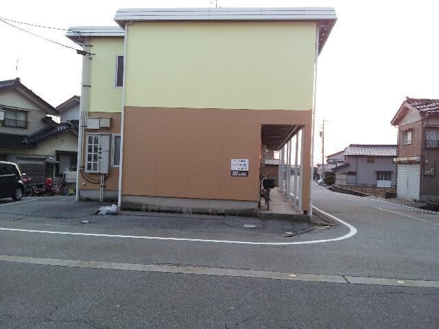 セレナ堀高の物件外観写真