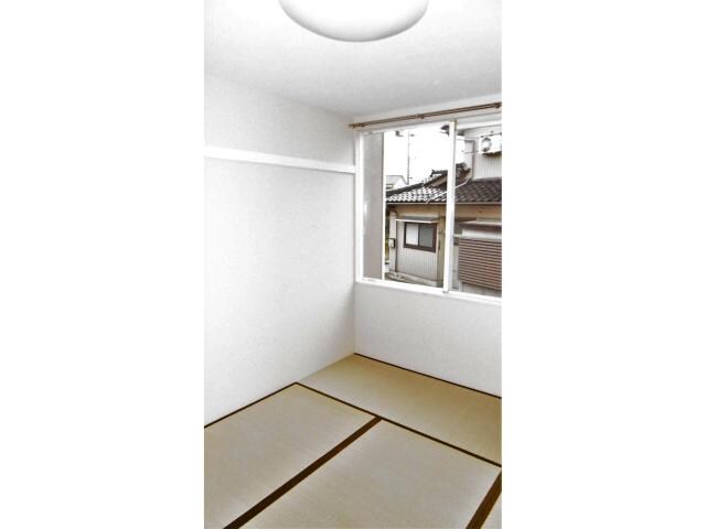 セレナ堀高の物件内観写真