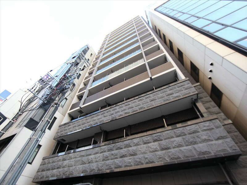 プレサンス丸の内城雅の物件外観写真