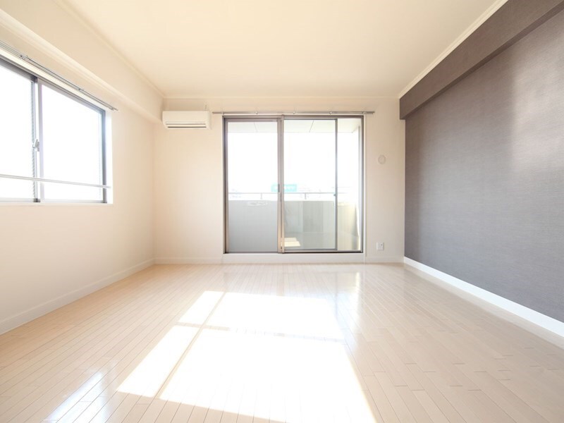 リバーフロントレジデンスの物件内観写真