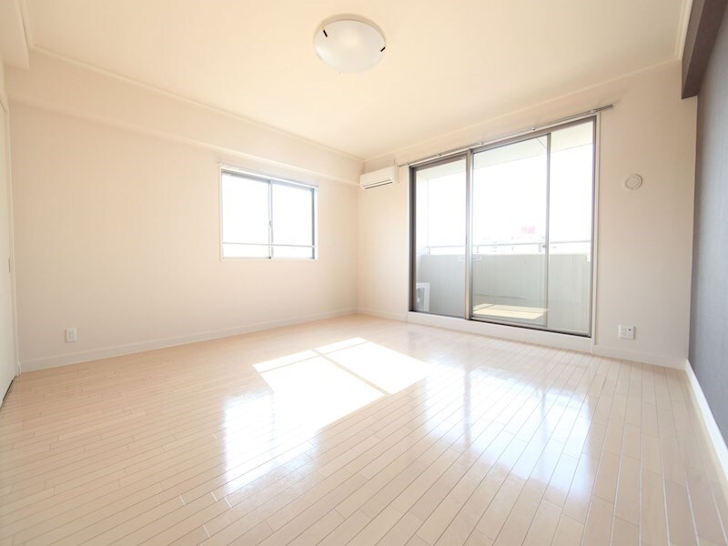 リバーフロントレジデンスの物件内観写真