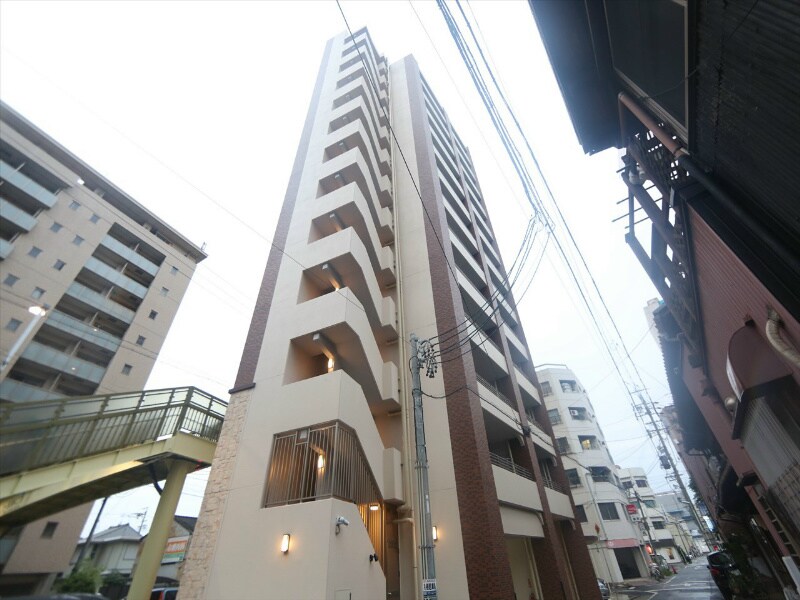 プラウランド名駅の物件外観写真