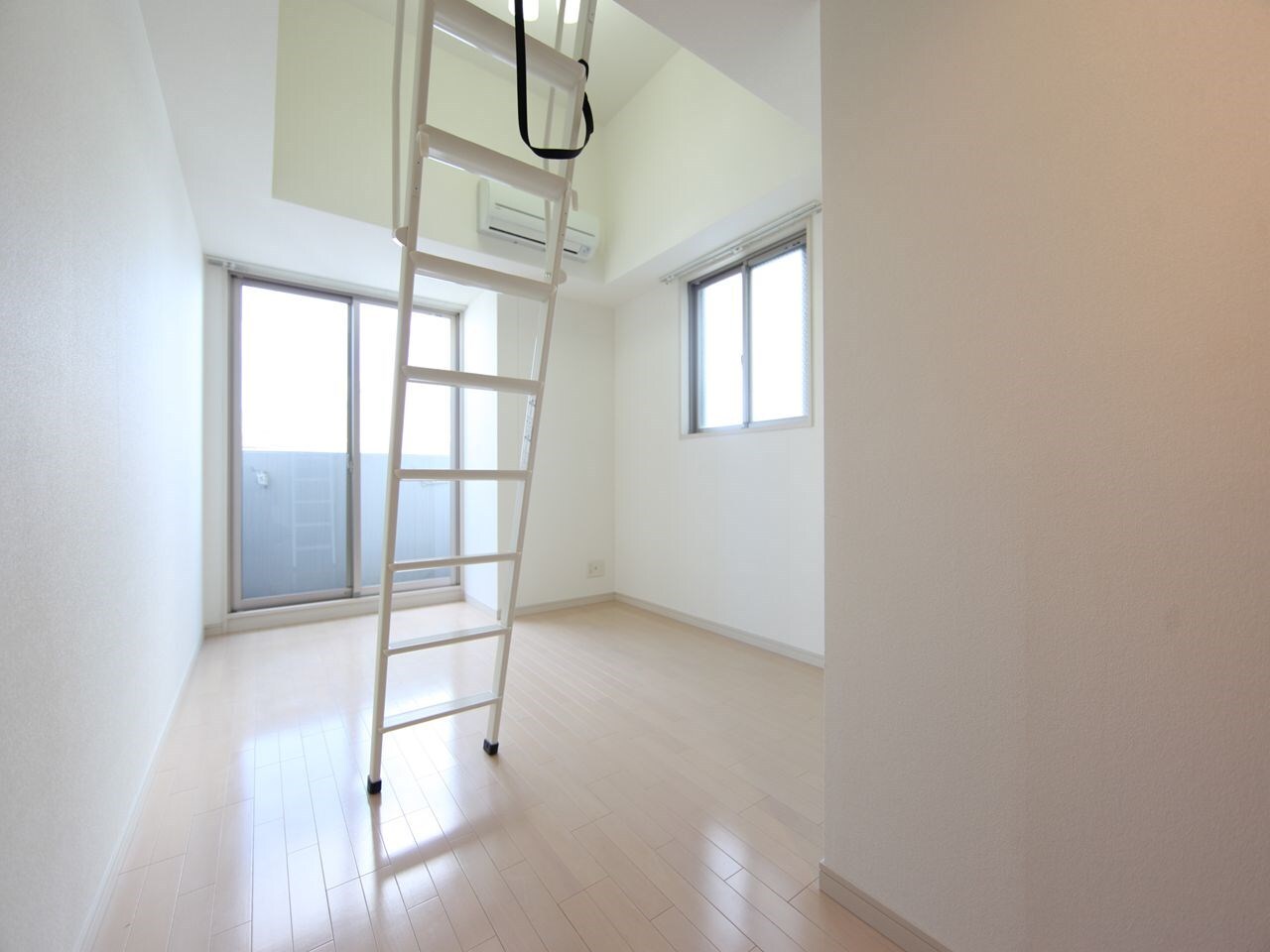 エステムコート名古屋栄デュアルレジェンドの物件内観写真