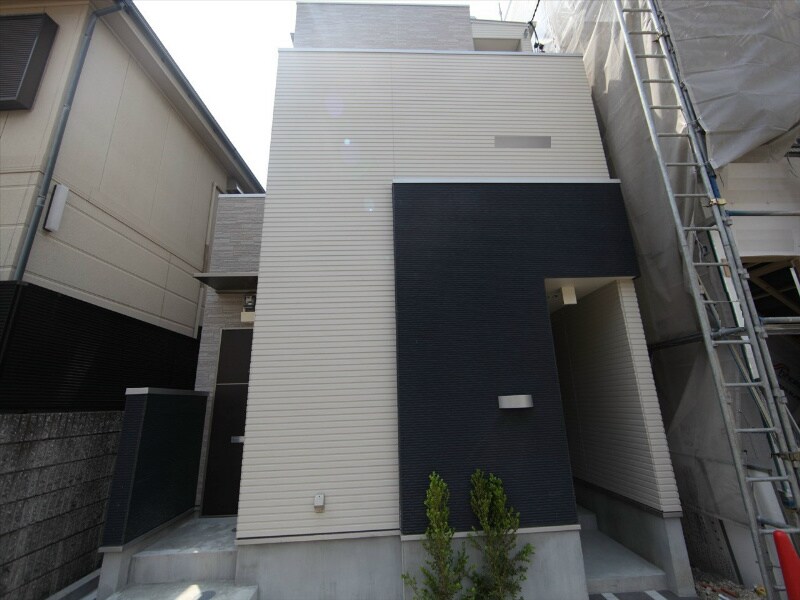 Ｃａｔｈｂｈａｒｒ車道（カフヴァール車道）の物件外観写真