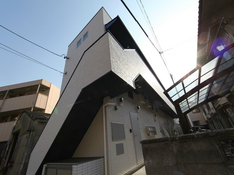 スタートリビングの物件外観写真