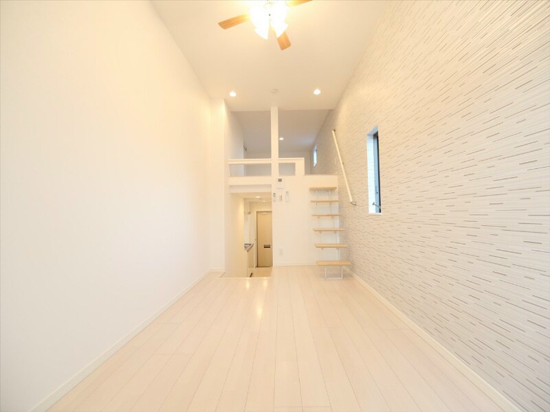 ＭＡＩＳＯＮ ＬＡ ＬＵＭＩＥＲＥ（メゾンラルミエール）の物件内観写真