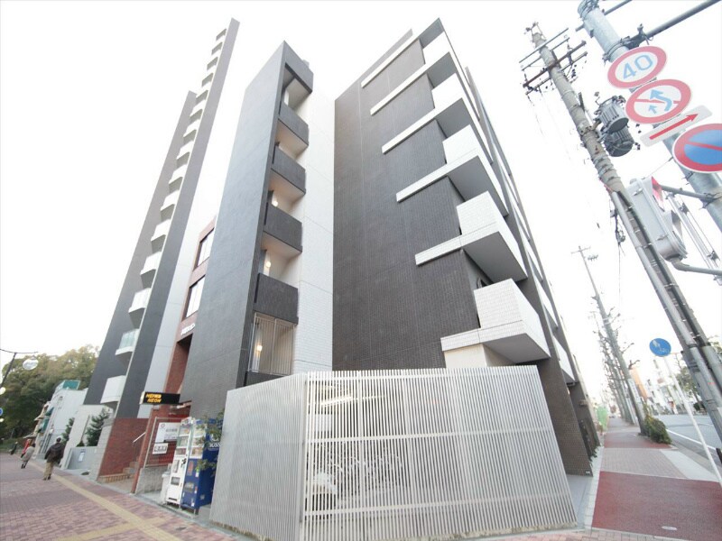 スティングレイつるまの物件外観写真