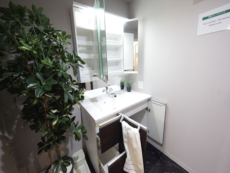 ロイヤルスクエア徳川の物件内観写真