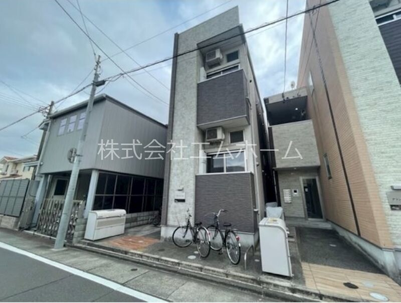 Ｆｌｏｕｒｉｓｈ　ｃｌｕｂの物件外観写真