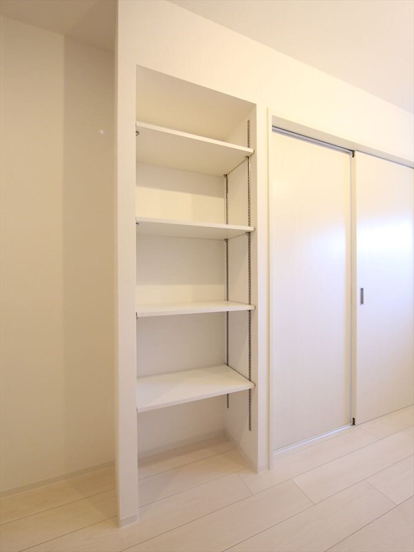 リーデンス名古屋駅西の物件内観写真