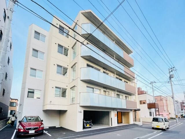 ピオネロ琴似の物件外観写真