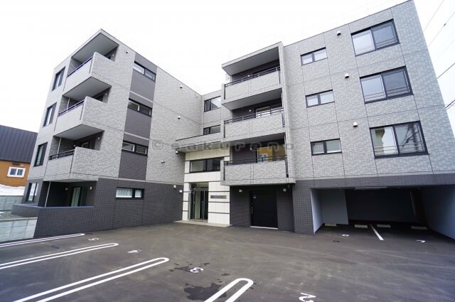 サンアイローヤル19の物件外観写真