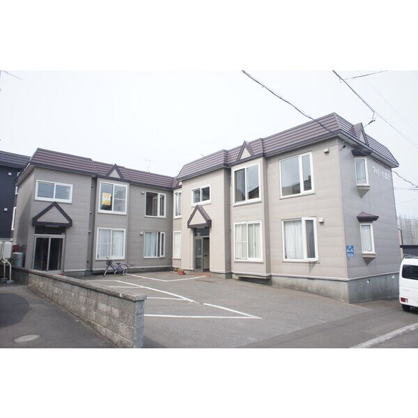 ファミール富丘の物件外観写真