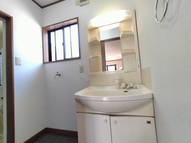 新潟駅 バス10分  山木戸３丁目下車：停歩4分 1階の物件内観写真