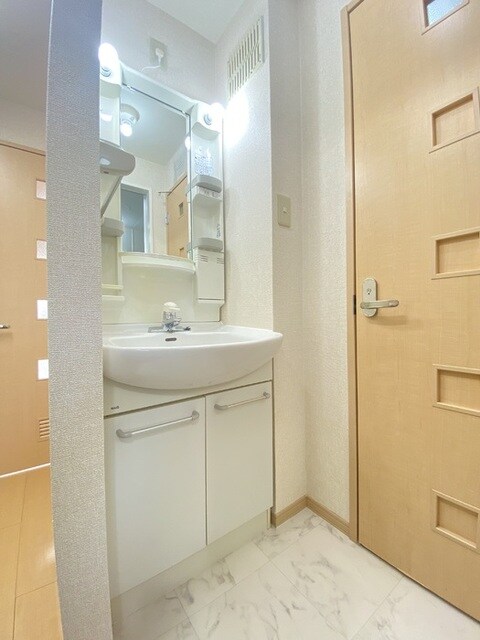 新潟駅 バス30分  向陽３丁目下車：停歩6分 2階の物件内観写真