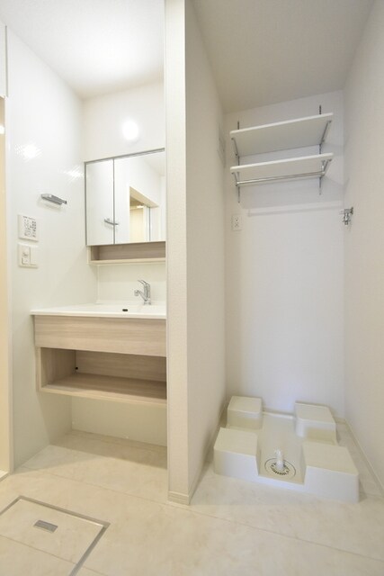 新潟駅 バス10分  新潟万代病院前下車：停歩13分 3階の物件内観写真