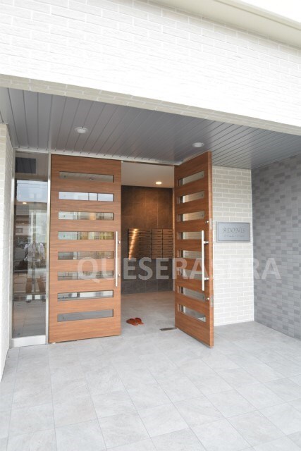 アドニス・アビコの物件外観写真