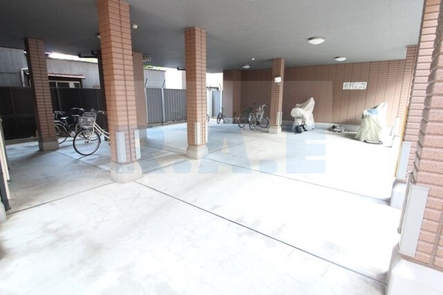 グローリー・11の物件外観写真