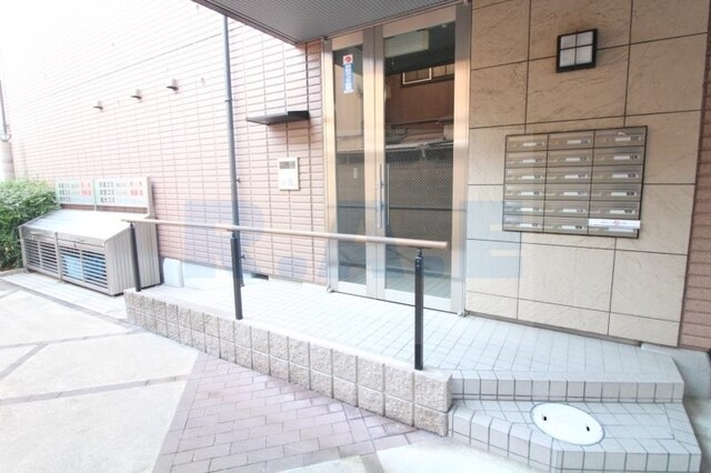 グローリー・11の物件外観写真