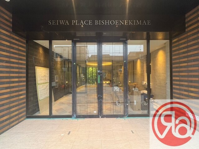 セイワパレス美章園駅前の物件外観写真